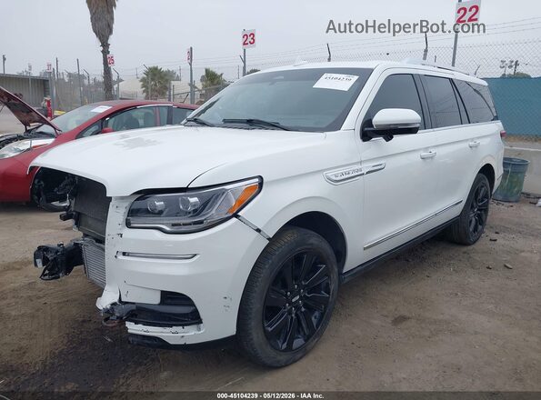 5LMJJ2LG2REL13016 2024 LINCOLN NAVIGATOR White Передня ліва чверть