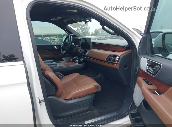 5LMJJ2LG2REL13016 2024 LINCOLN NAVIGATOR White Вид салону спереду