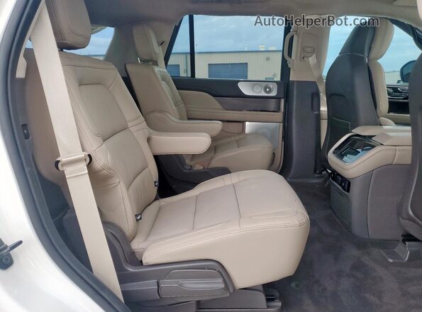 5LMJJ2LGXREL24295 2024 LINCOLN NAVIGATOR White უკანა სალონის ხედი