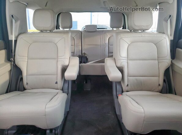 5LMJJ2LGXREL24295 2024 LINCOLN NAVIGATOR White უკანა სავარძლების ხედი