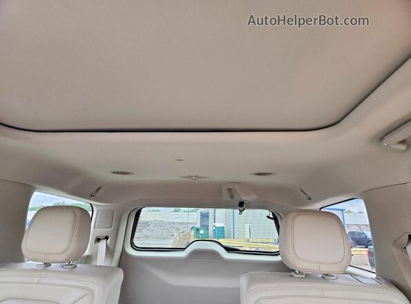 5LMJJ2LT1LEL11827 2020 LINCOLN NAVIGATOR Blue Widok tylnych siedzeń