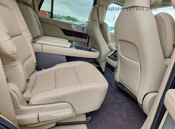 5LMJJ2LT1LEL11827 2020 LINCOLN NAVIGATOR Blue Widok wnętrza z tyłu