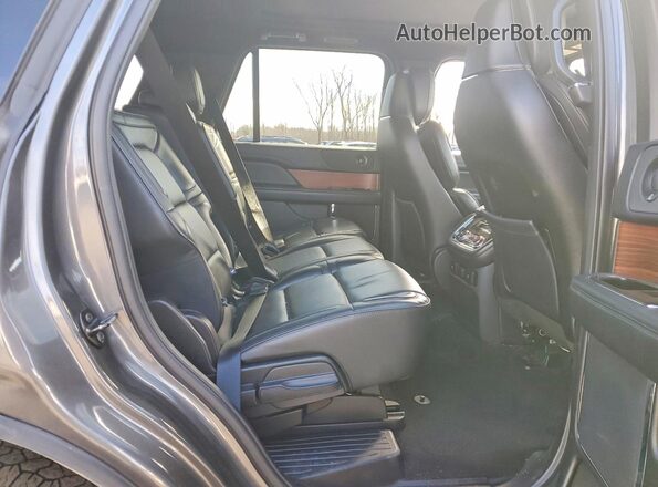 5LMJJ2LT4JEL19370 2018 LINCOLN NAVIGATOR Белый 