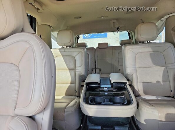 5LMJJ2LT5LEL19378 2020 LINCOLN NAVIGATOR Black Widok tylnych siedzeń
