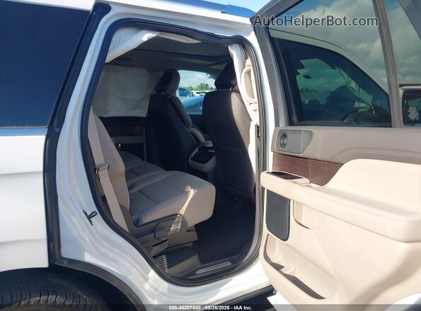 5LMJJ2NG4REL19932 2024 LINCOLN NAVIGATOR White Vista de la etiqueta del VIN