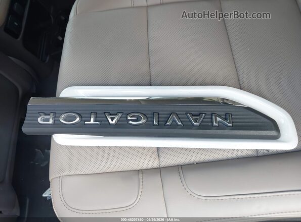 5LMJJ2NG4REL19932 2024 LINCOLN NAVIGATOR White Vista del cuadro de instrumentos