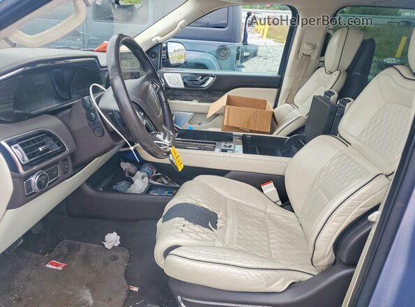 5LMJJ3TT1KEL23531 2019 LINCOLN NAVIGATOR Blue Вид салону спереду