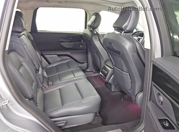 5LMPJ8JA1TJ030942 2026 LINCOLN NAUTILUS Серебряный Вид задней части салона
