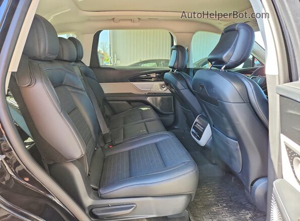 5LMPJ8KA1SJ914845 2025 LINCOLN NAUTILUS Black Rear interior view