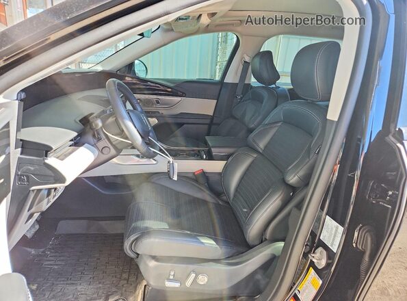 5LMPJ8KA1SJ914845 2025 LINCOLN NAUTILUS Black Front interior view