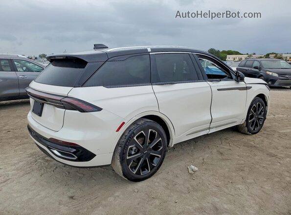 5LMPJ8KA3RJ793911 2024 LINCOLN NAUTILUS White Trasero derecho
