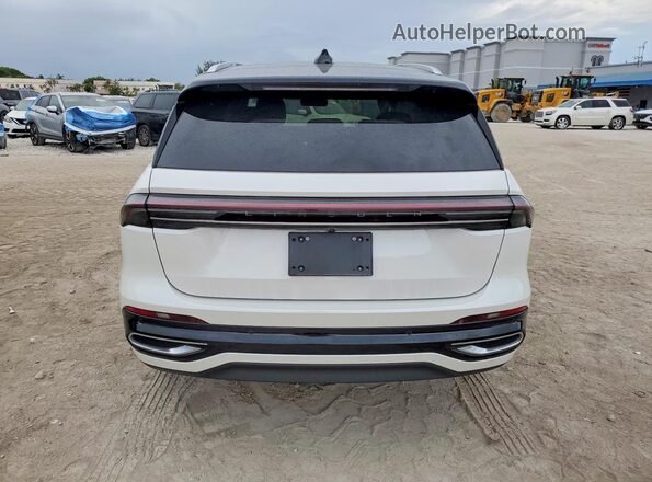 5LMPJ8KA3RJ793911 2024 LINCOLN NAUTILUS White Vista trasera