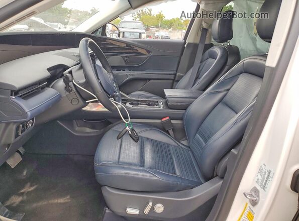 5LMPJ8KA3RJ793911 2024 LINCOLN NAUTILUS White Vista interior delantera