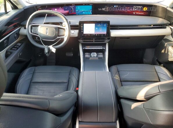 5LMPJ8KA4SJ908490 2025 LINCOLN NAUTILUS Black Widok deski rozdzielczej