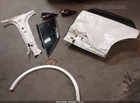 5LMPJ9JA5RJ824986 2024 LINCOLN NAUTILUS White Instrument cluster view