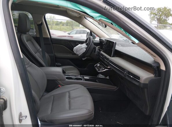 5LMTJ5DZ3RUL01716 2024 LINCOLN CORSAIR White Front interior view