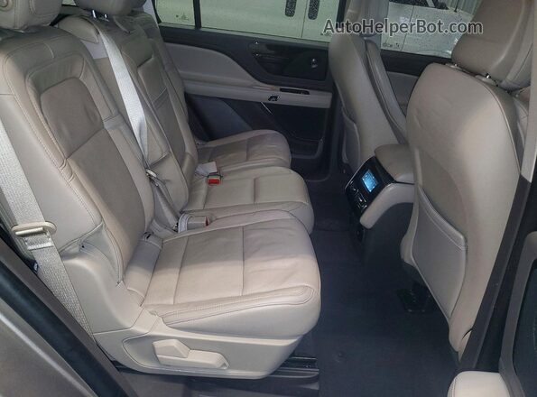 5LMYJ8XY5LGL19666 2020 LINCOLN AVIATOR Gold უკანა სალონის ხედი