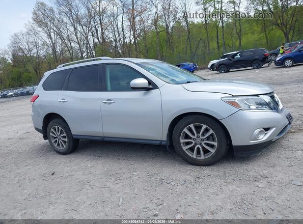 5N1AR2MM8GC620568 2016 NISSAN PATHFINDER Silver Widok wnętrza z tyłu