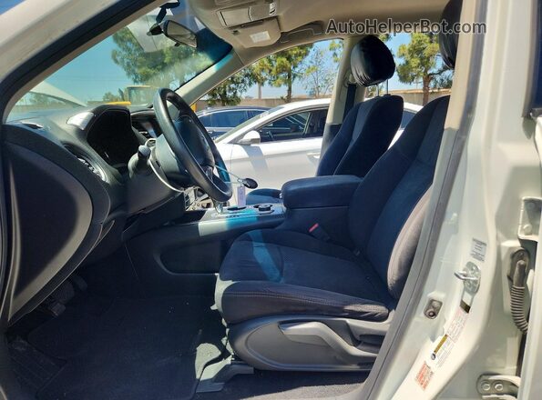 5N1AR2MM9GC633135 2016 NISSAN PATHFINDER White Vista interior delantera