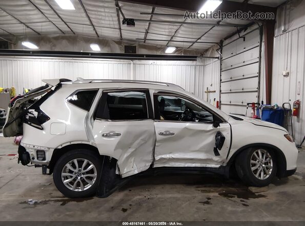 5N1AT2MM6HC750691 2017 NISSAN ROGUE Белый Вид спереди