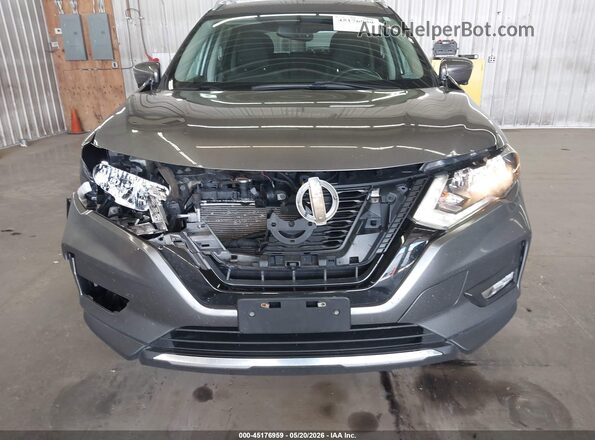 5N1AT2MM9HC747591 2017 NISSAN ROGUE Gray Սալոնի հետևի տեսք
