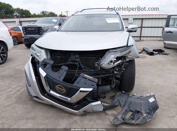 5N1AT2MT0HC747857 2017 NISSAN ROGUE Silver Вид спереду