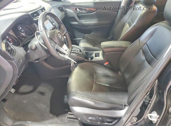 5N1AT2MT4HC819000 2017 NISSAN ROGUE Black Front interior view
