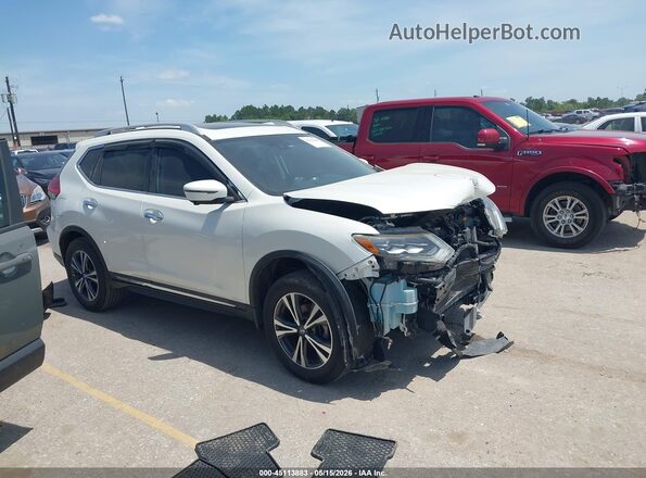 5N1AT2MT4HC829493 2017 NISSAN ROGUE White Սալոնի 360 աստիճան տեսք