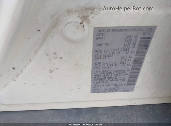 5N1AT2MT4JC706198 2018 NISSAN ROGUE White 