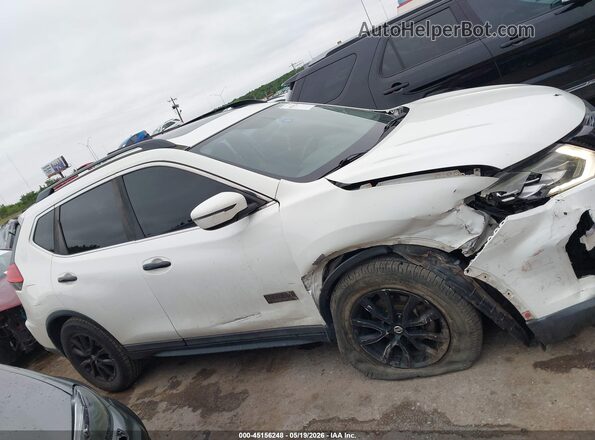 5N1AT2MT5HC757137 2017 NISSAN ROGUE White Սալոնի հետևի տեսք