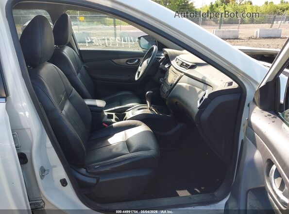 5N1AT2MT6GC892691 2016 NISSAN ROGUE White Front interior view