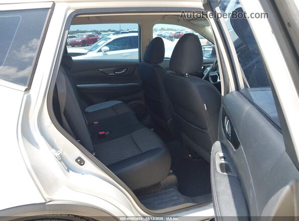5N1AT2MT6HC796089 2017 NISSAN ROGUE Silver Vista de la etiqueta del VIN