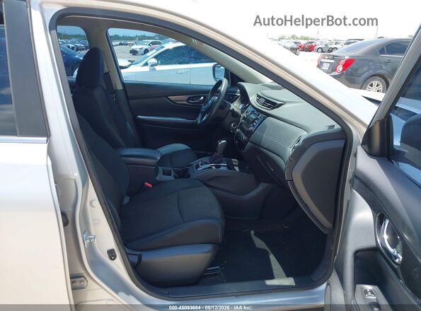5N1AT2MT6HC796089 2017 NISSAN ROGUE Silver Vista interior delantera