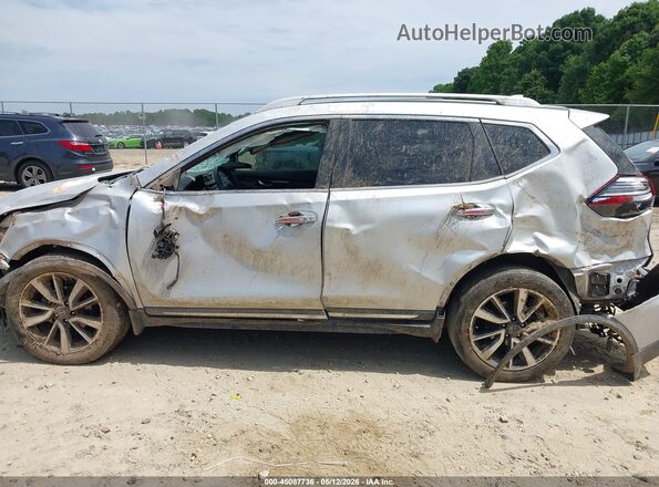 5N1AT2MT7HC830203 2017 NISSAN ROGUE Silver 360 interior view