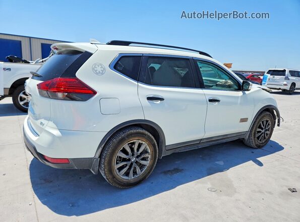 5N1AT2MT9HC768643 2017 NISSAN ROGUE White 