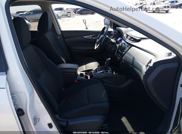5N1AT2MT9JC750200 2018 NISSAN ROGUE White Front interior view