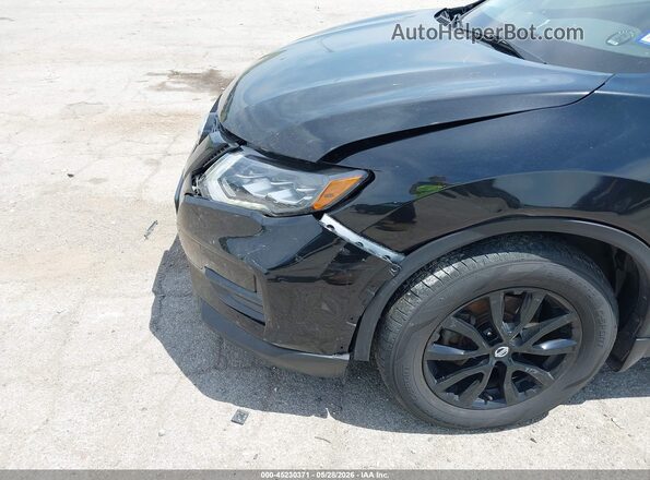 5N1AT2MTXHC769283 2017 NISSAN ROGUE Черный Вид спереди