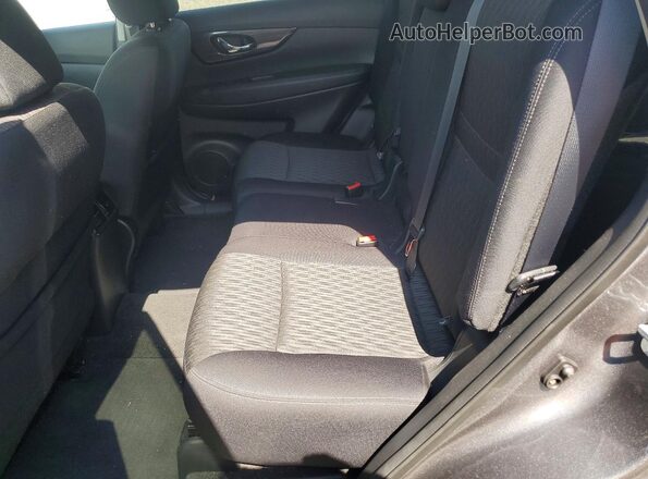 5N1AT2MV0JC815940 2018 NISSAN ROGUE Gray Widok wnętrza z tyłu