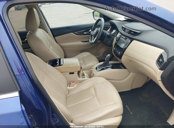 5N1AT2MV1HC755905 2017 NISSAN ROGUE Blue Front interior view