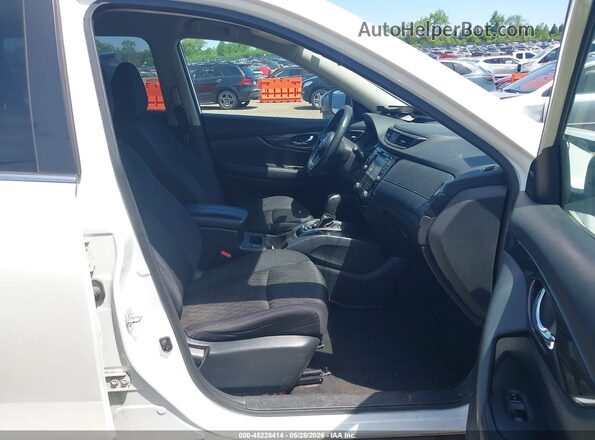 5N1AT2MV1HC897008 2017 NISSAN ROGUE White Սալոնի դիմացի տեսք