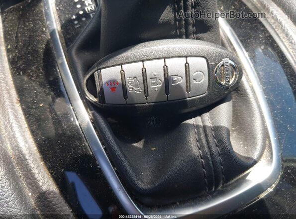 5N1AT2MV1HC897008 2017 NISSAN ROGUE White Առջևի վահանակի տեսք