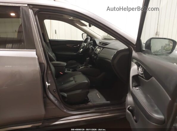 5N1AT2MV3HC751757 2017 NISSAN ROGUE Gray Front interior view