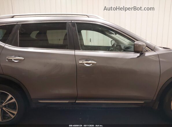 5N1AT2MV3HC751757 2017 NISSAN ROGUE Gray Rear interior view