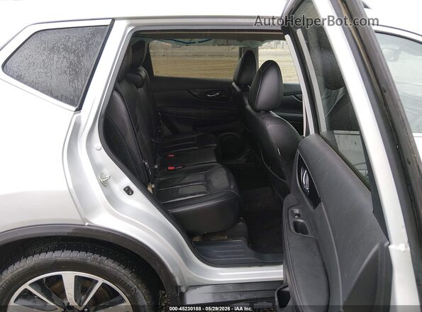 5N1AT2MV4KC764654 2019 NISSAN ROGUE Silver VIN կոդի պիտակի տեսք