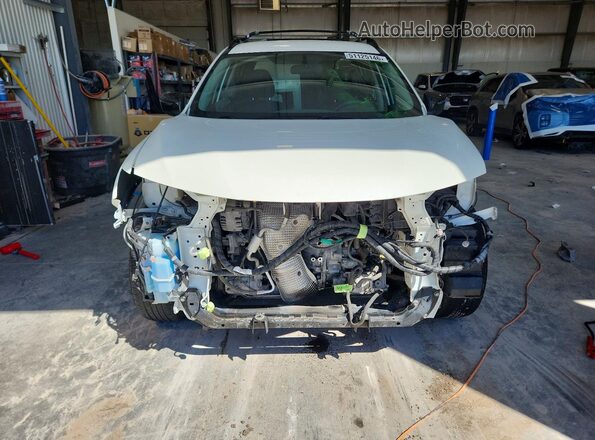 5N1AT2MV6HC820134 2017 NISSAN ROGUE Белый Вид спереди