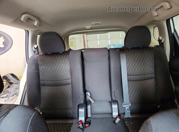 5N1AT2MV6HC820134 2017 NISSAN ROGUE Белый Вид задних сидений