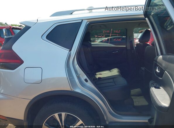 5N1AT2MV7JC816664 2018 NISSAN ROGUE Silver VIN sticker view