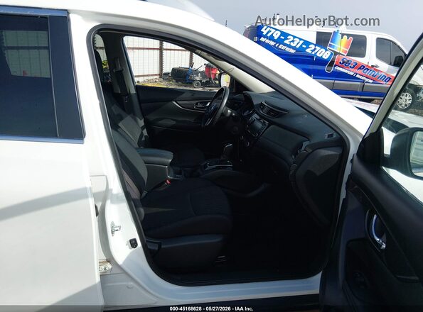 5N1AT2MV7KC748948 2019 NISSAN ROGUE White Front interior view