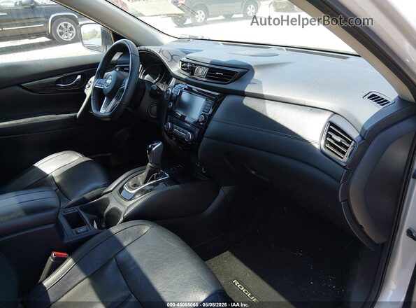 5N1AT2MV7LC772135 2020 NISSAN ROGUE Silver 