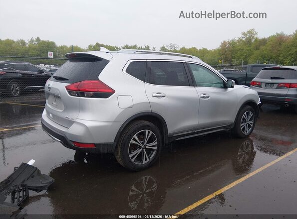 5N1AT2MV8HC845486 2017 NISSAN ROGUE Silver 